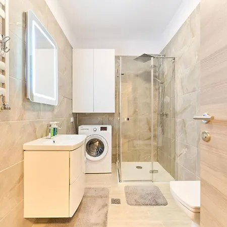 Rainbow Sea View N Pool - Parking Apartment Mamaia