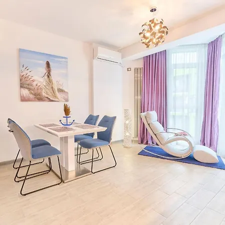 Appartamento Rainbow Sea View N Pool - Parking Mamaia